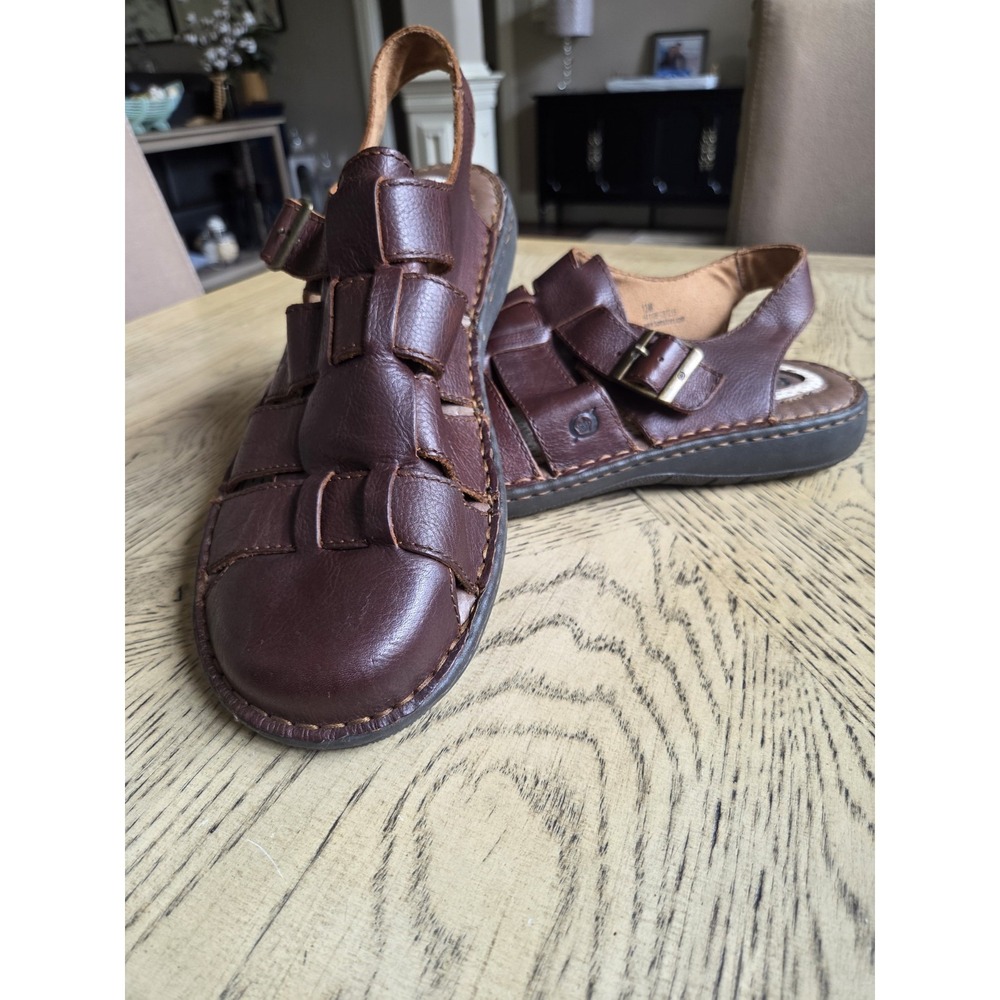 BORN Sandals Men's Brown 100%  Leather Fisherman Buckle Closed Toe Sandals 13M
